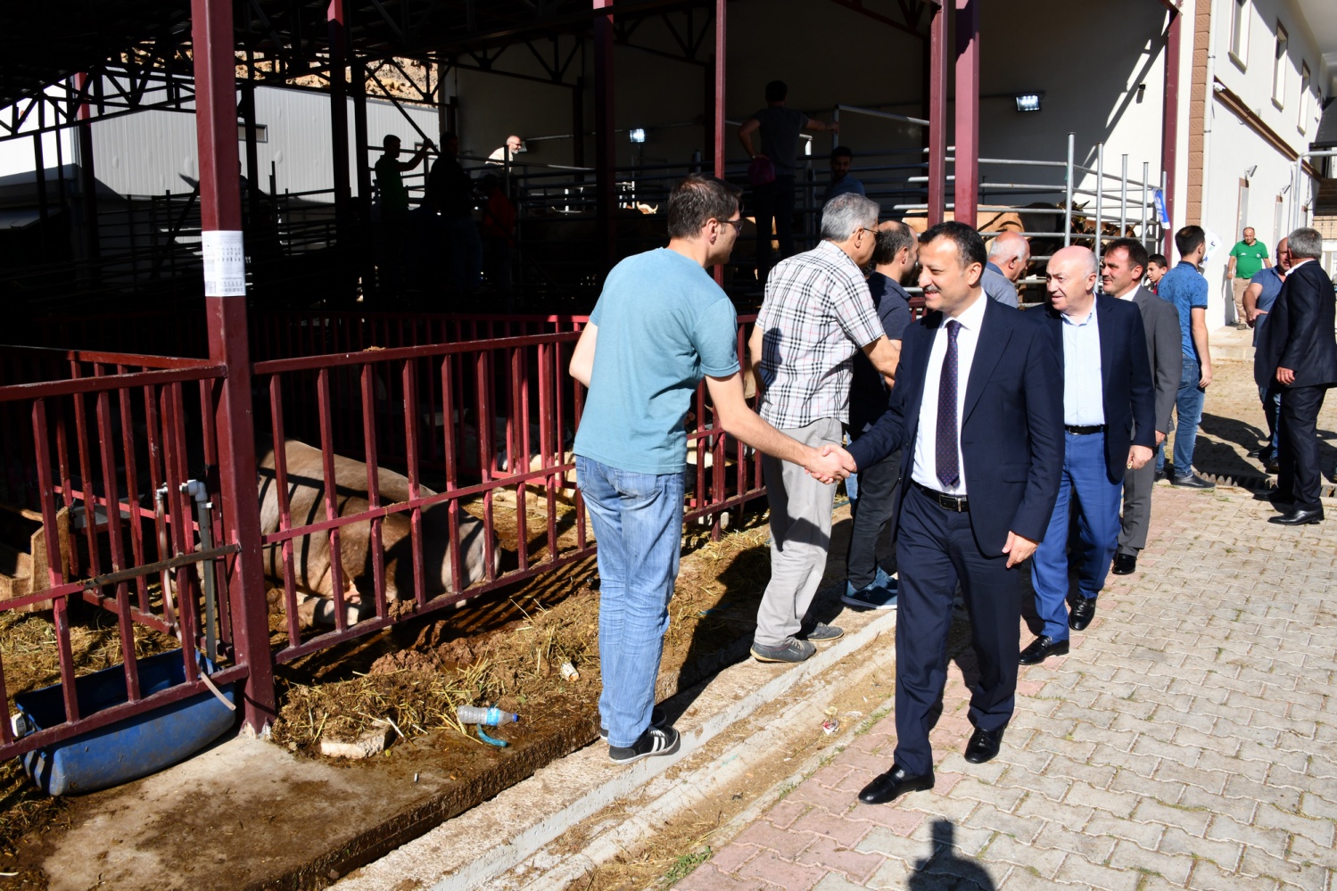 Vali Taşbilek’ten bir dizi bayram ziyaretleri 18