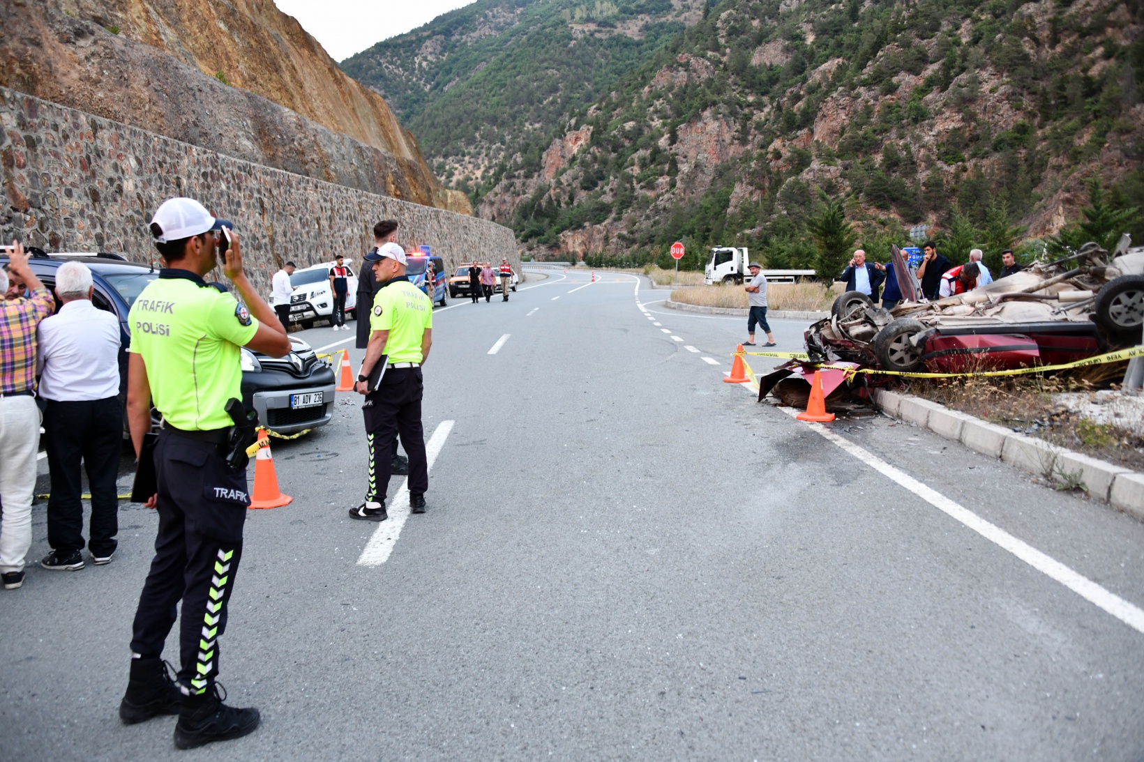 Gümüşhane’de feci kaza: 1 ölü, 9 yaralı 14