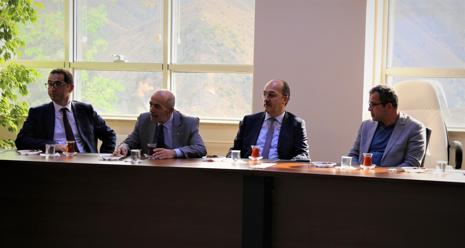 Dr. Mustafa Çalık GÜ’de ders vermeye başladı 1