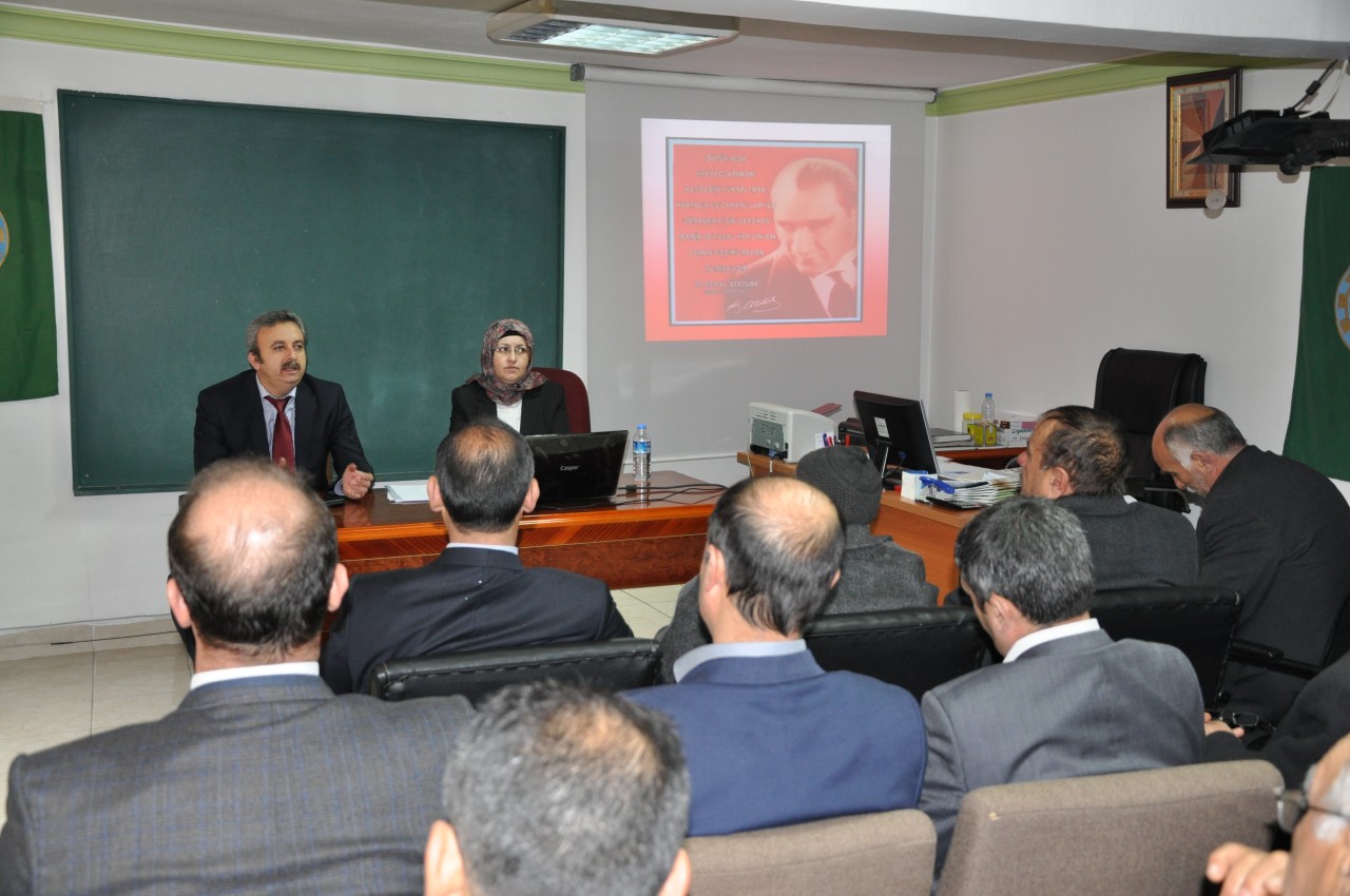 Üreticilere Elma Bahçelerinde Entegre Mücadele Yöntemi Anlatıldı 1