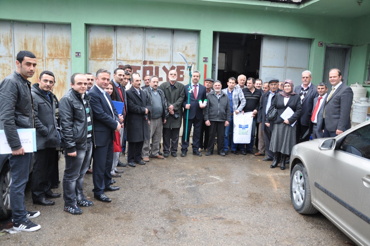 Üreticilere Elma Bahçelerinde Entegre Mücadele Yöntemi Anlatıldı 2