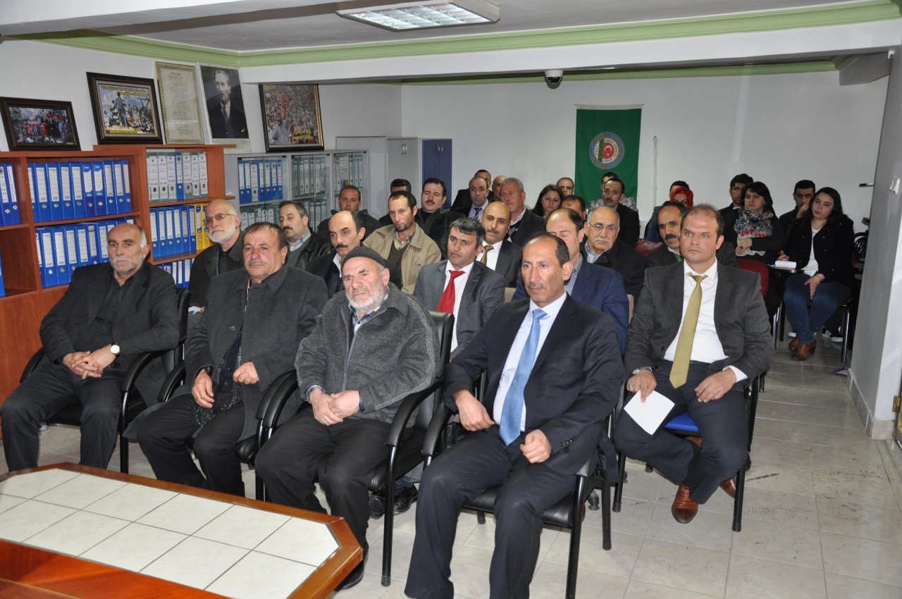 Üreticilere Elma Bahçelerinde Entegre Mücadele Yöntemi Anlatıldı 3