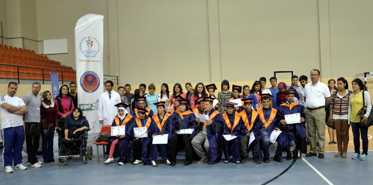 GÜ'de Engelli Öğrenciler Diploma Aldı 3