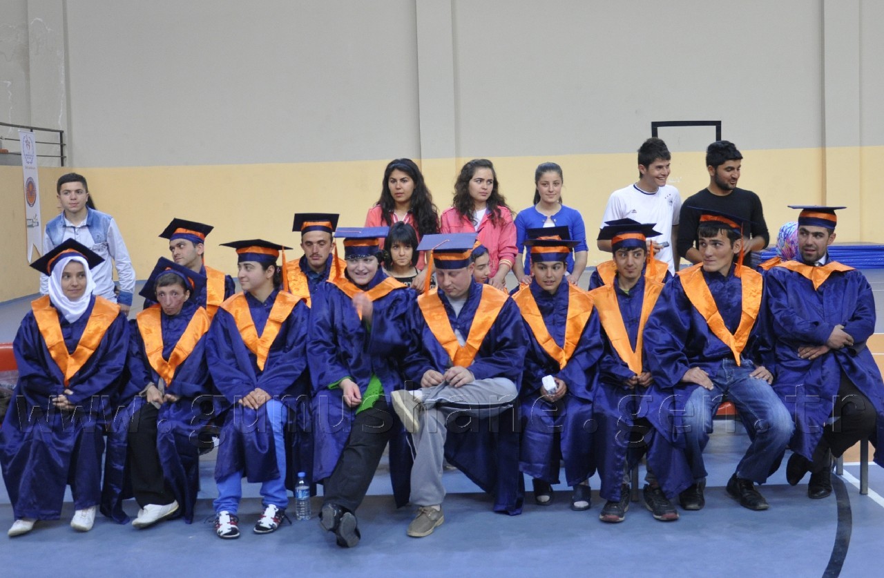 GÜ'de Engelli Öğrenciler Diploma Aldı 4