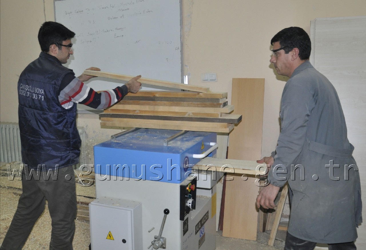 GÜ'de Mobilya İmalatı Yapılıyor 3