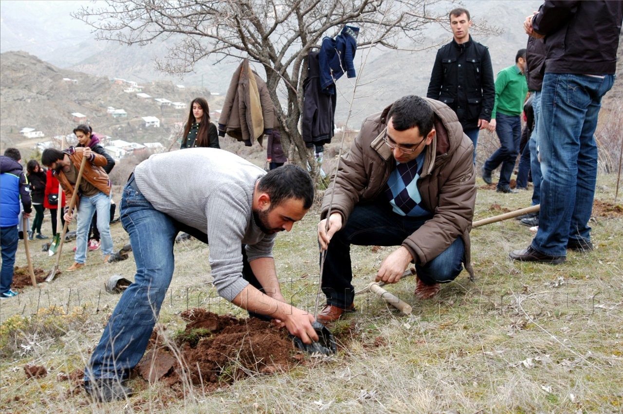 Üniversite Öğrencilerinden Örnek Davranış 3