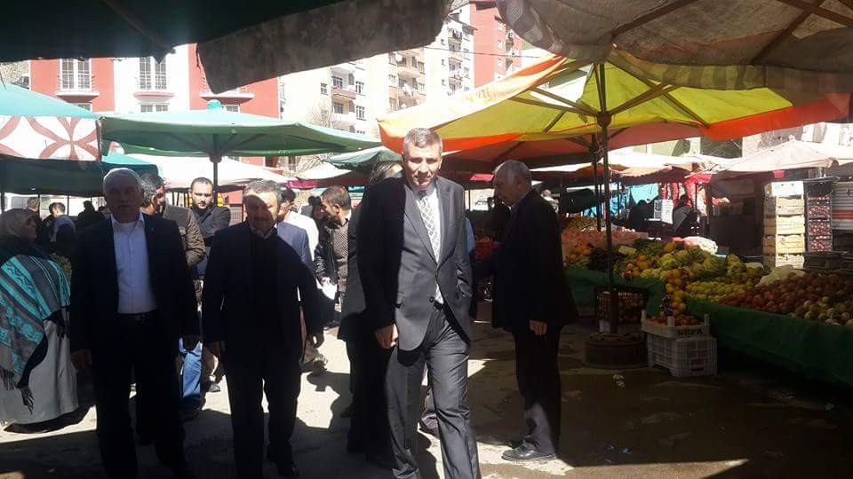 Pektaş, Salı pazarında esnafla bir araya geldi 6