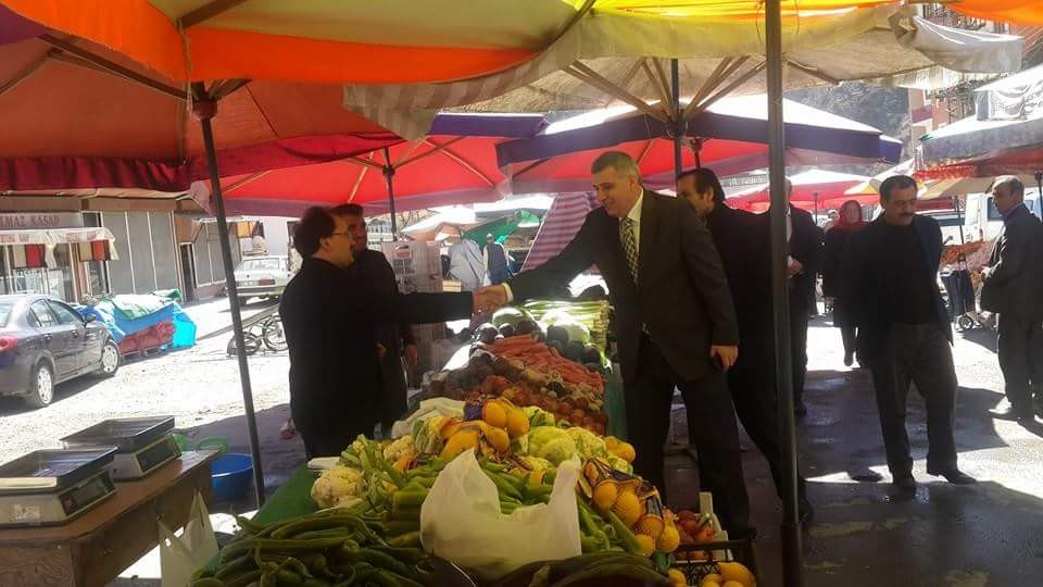 Pektaş, Salı pazarında esnafla bir araya geldi 9