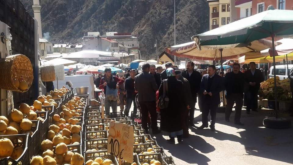 Pektaş, Salı pazarında esnafla bir araya geldi 11