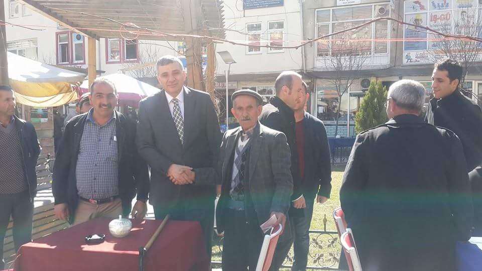 Pektaş, Salı pazarında esnafla bir araya geldi 17