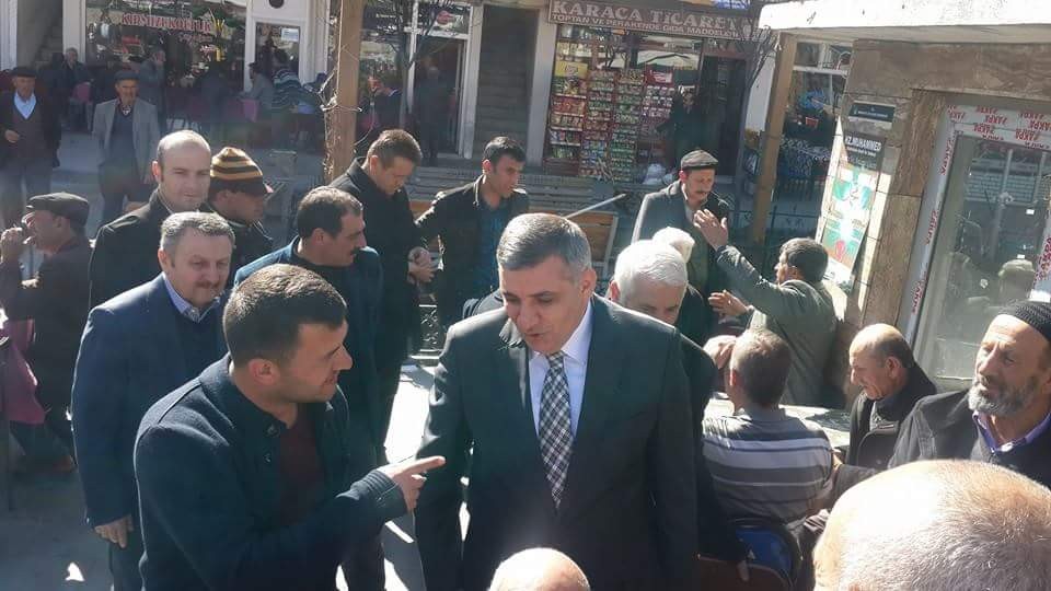 Pektaş, Salı pazarında esnafla bir araya geldi 21