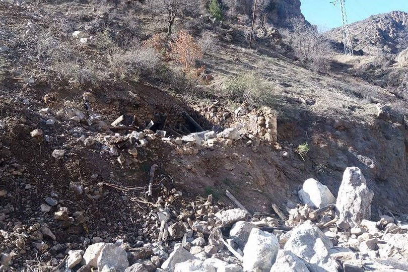 İkisu-Yağlıdere-Olucak grup yolunda heyelan 10