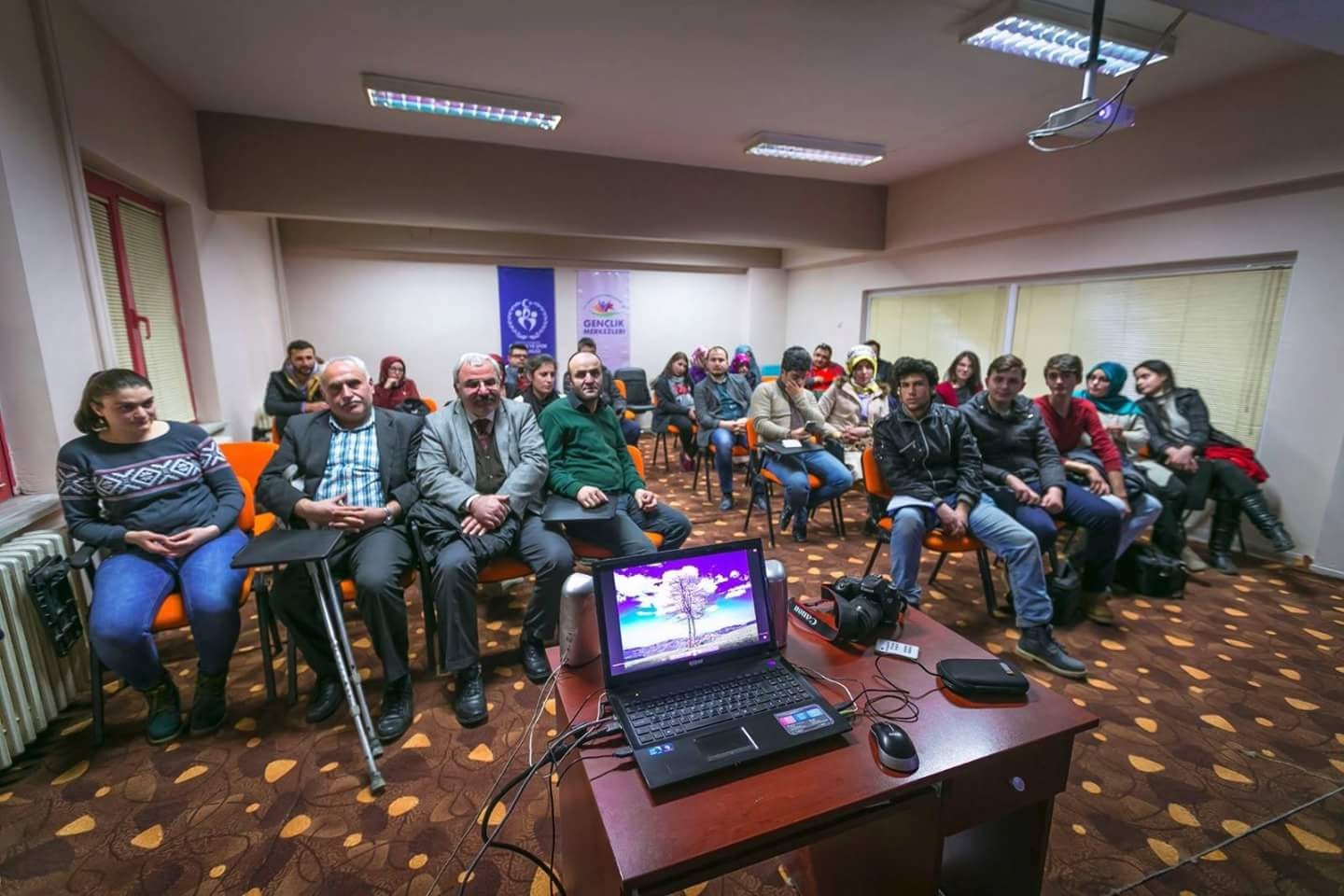 Turan Reis tecrübelerini gençlerle paylaştı 2