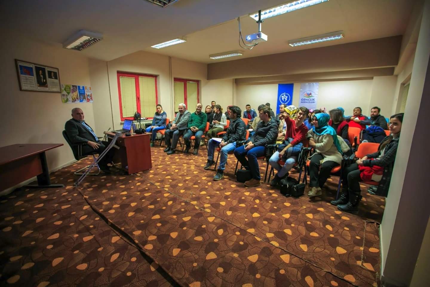 Turan Reis tecrübelerini gençlerle paylaştı 3