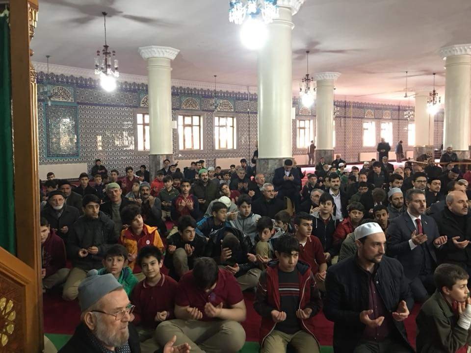 Sultanbeyli’de şehitler rahmetle yad edildi 6