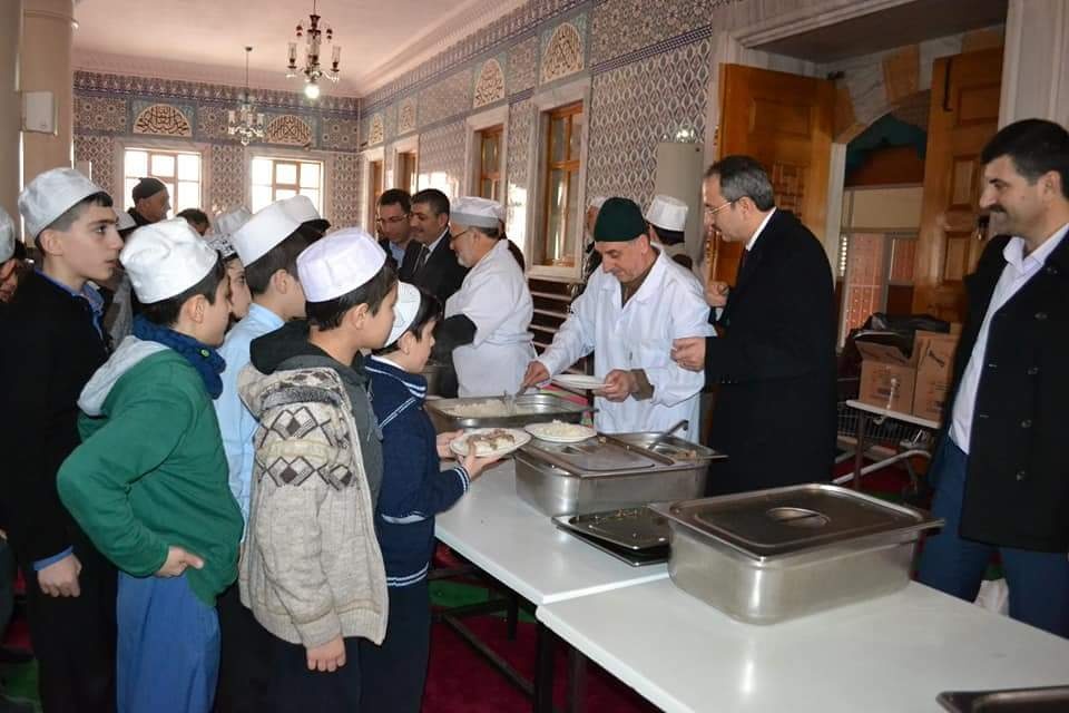 Sultanbeyli’de şehitler rahmetle yad edildi 18