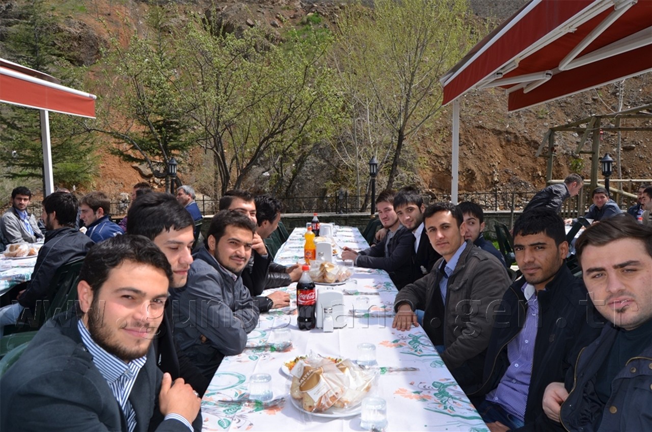 Polisten Üniversite Öğrencilerine Dayanışma Yemeği 1