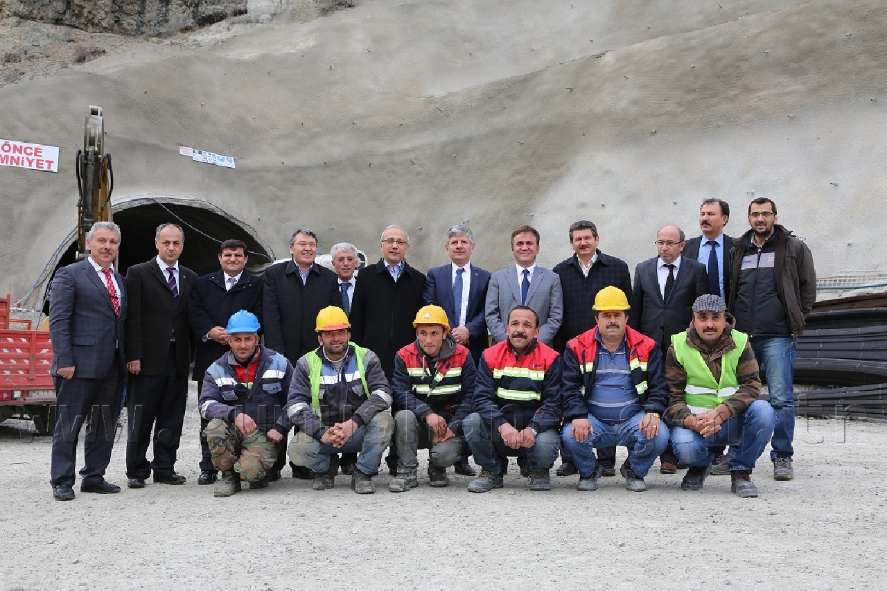 Çimen: Gönlü Aşk İle Dolu Olanın Şehri Gülistan Olur 2