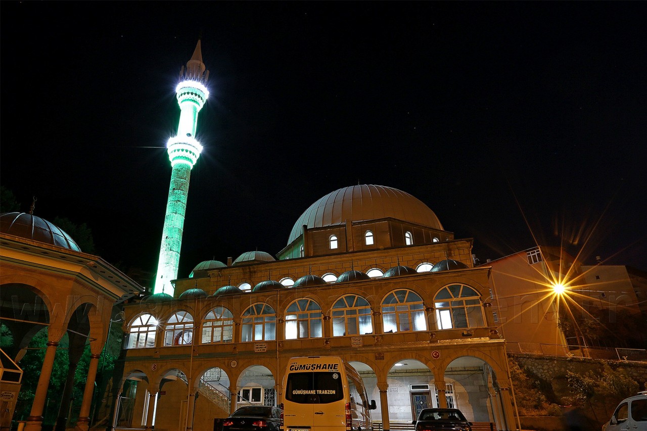 Cami minareleri ışıklandırıldı 5