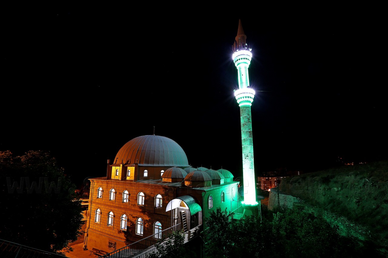 Cami minareleri ışıklandırıldı 6