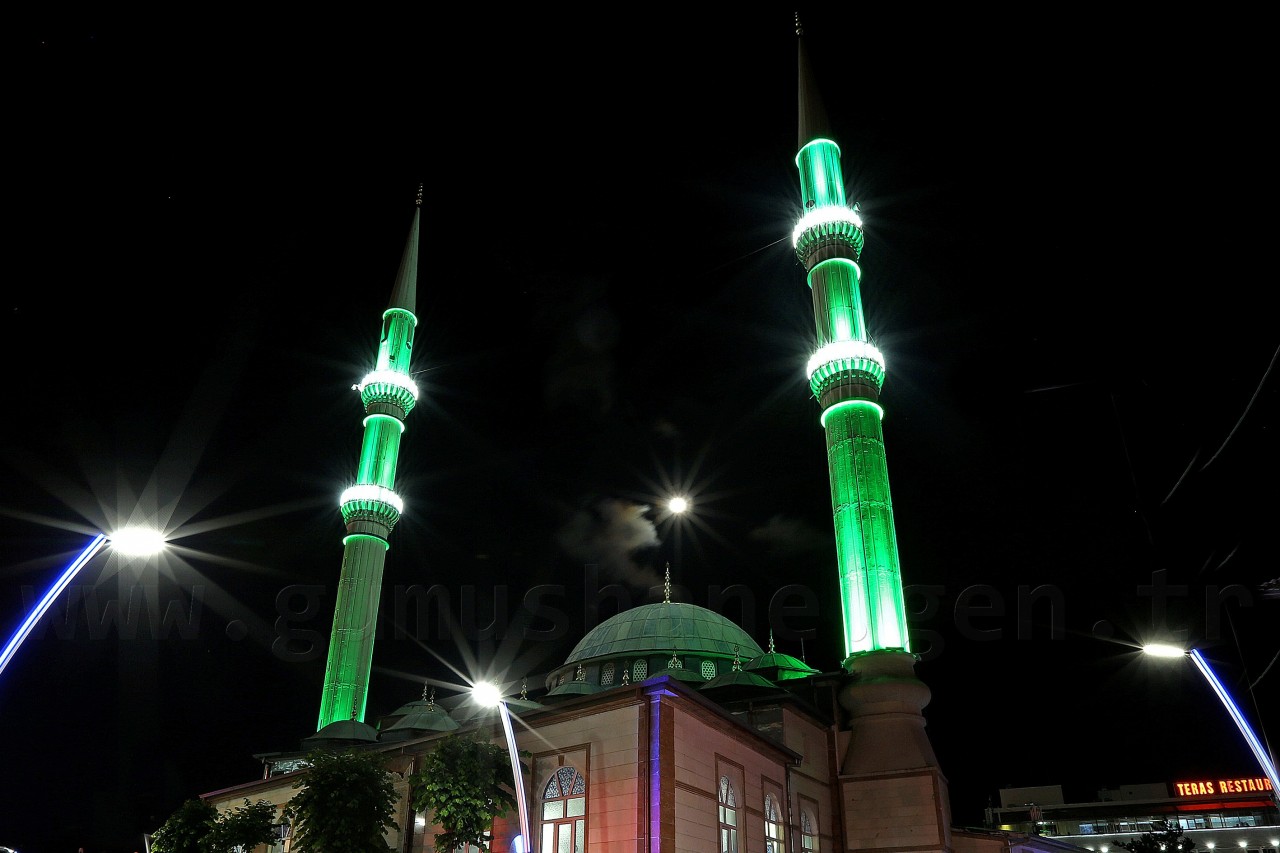 Cami minareleri ışıklandırıldı 7