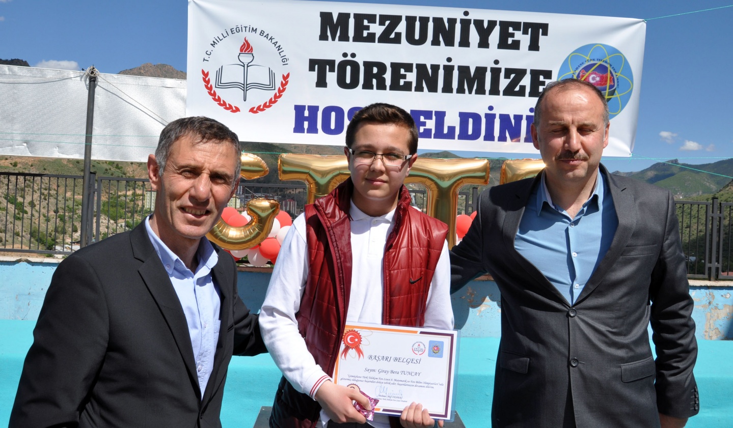 Türk Telekom Fen Lisesinde 10. Dönem Mezuniyet Coşkusu 1