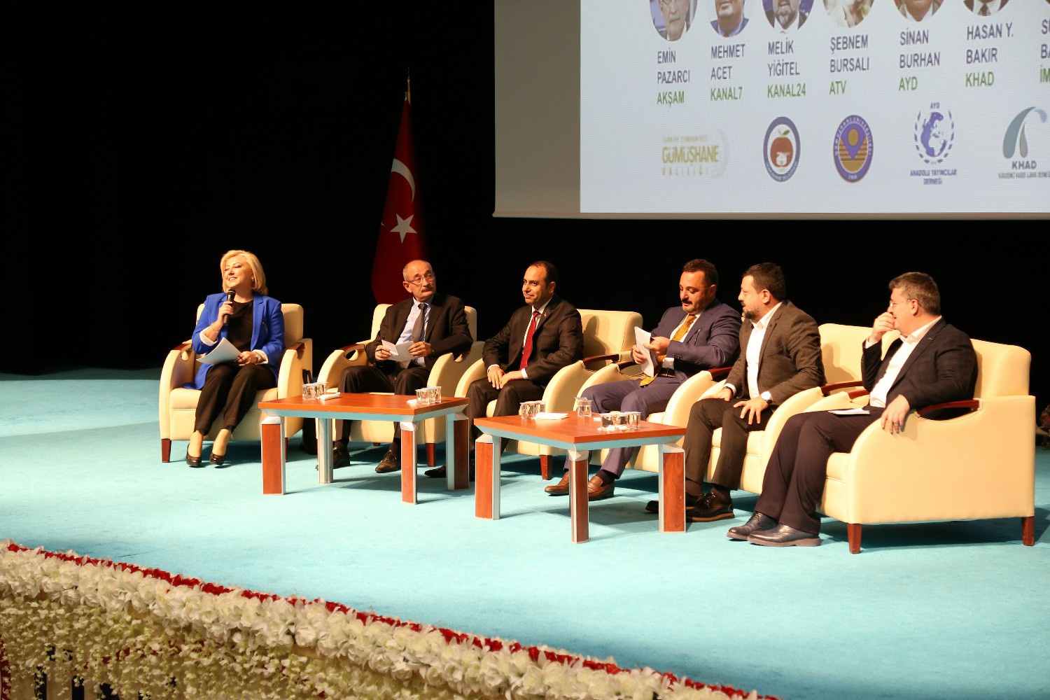 ‘Gençlere Hayat Ver, Onlarda Hayat Var’ 6