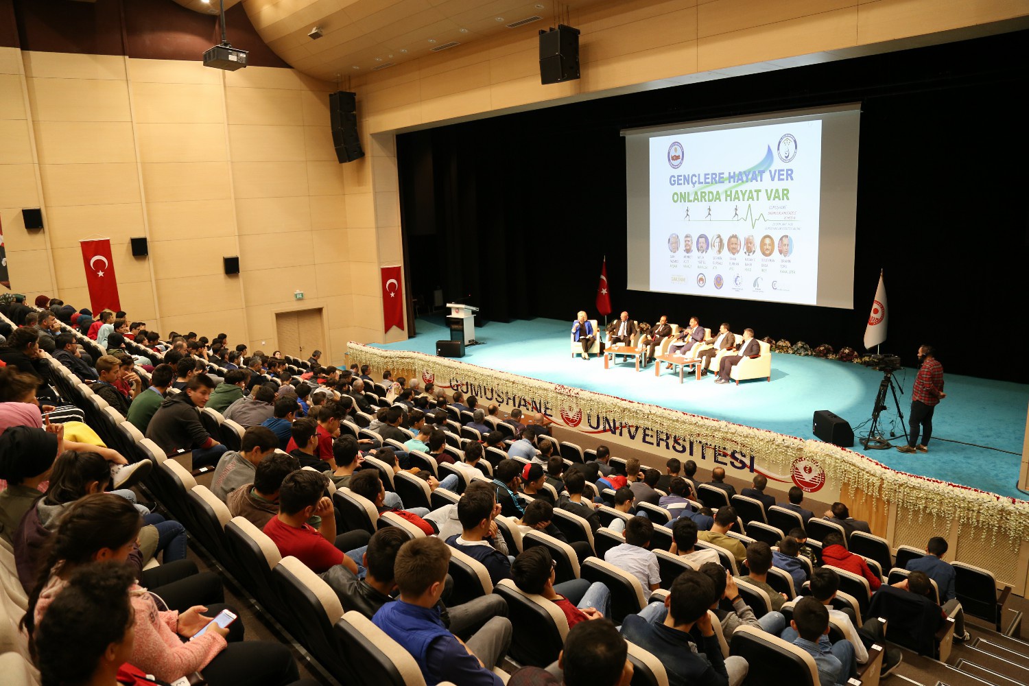 ‘Gençlere Hayat Ver, Onlarda Hayat Var’ 8