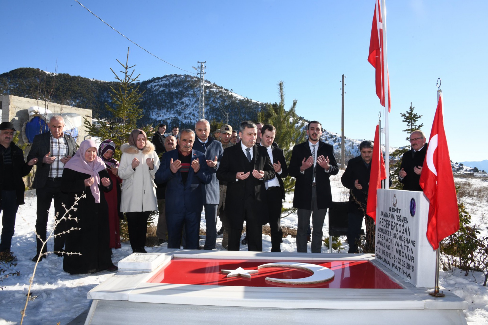 Vali Tanrısever’den köy ve şehit ailesi ziyareti 8