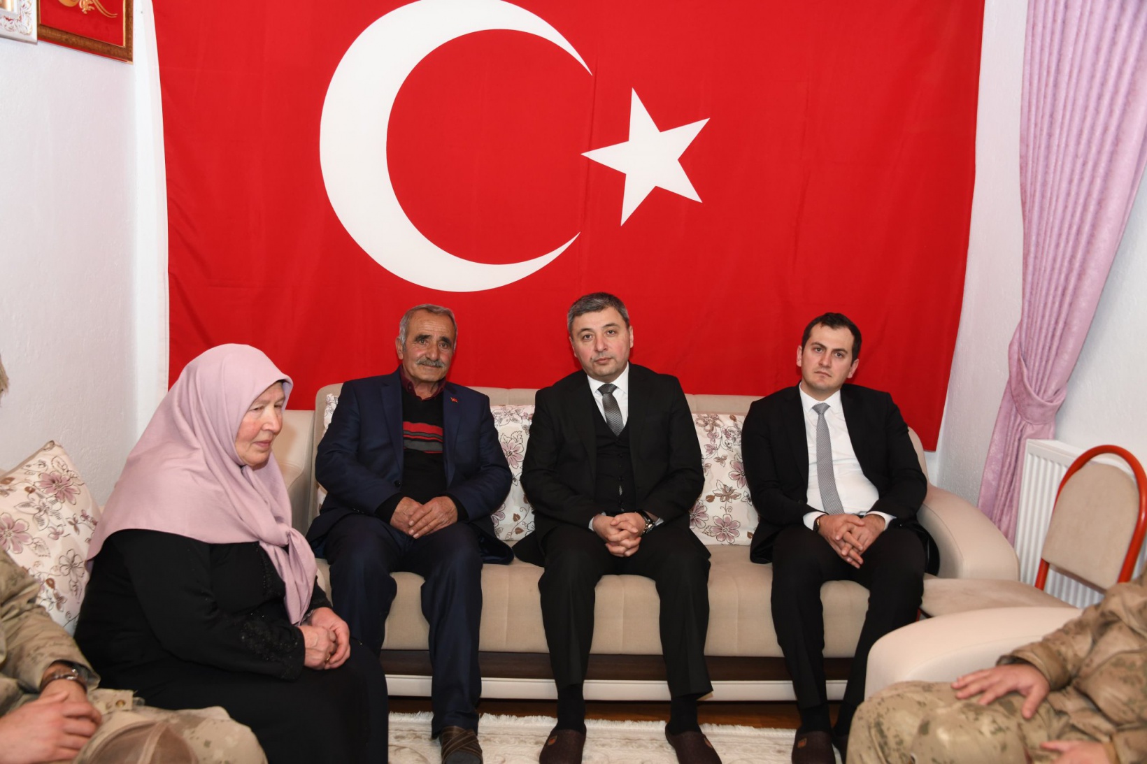 Vali Tanrısever’den köy ve şehit ailesi ziyareti 1