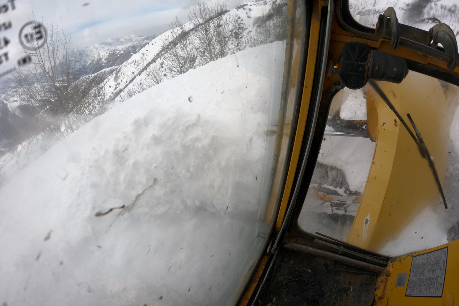 Gümüşhane’de karla mücadele çalışmaları sürüyor 1