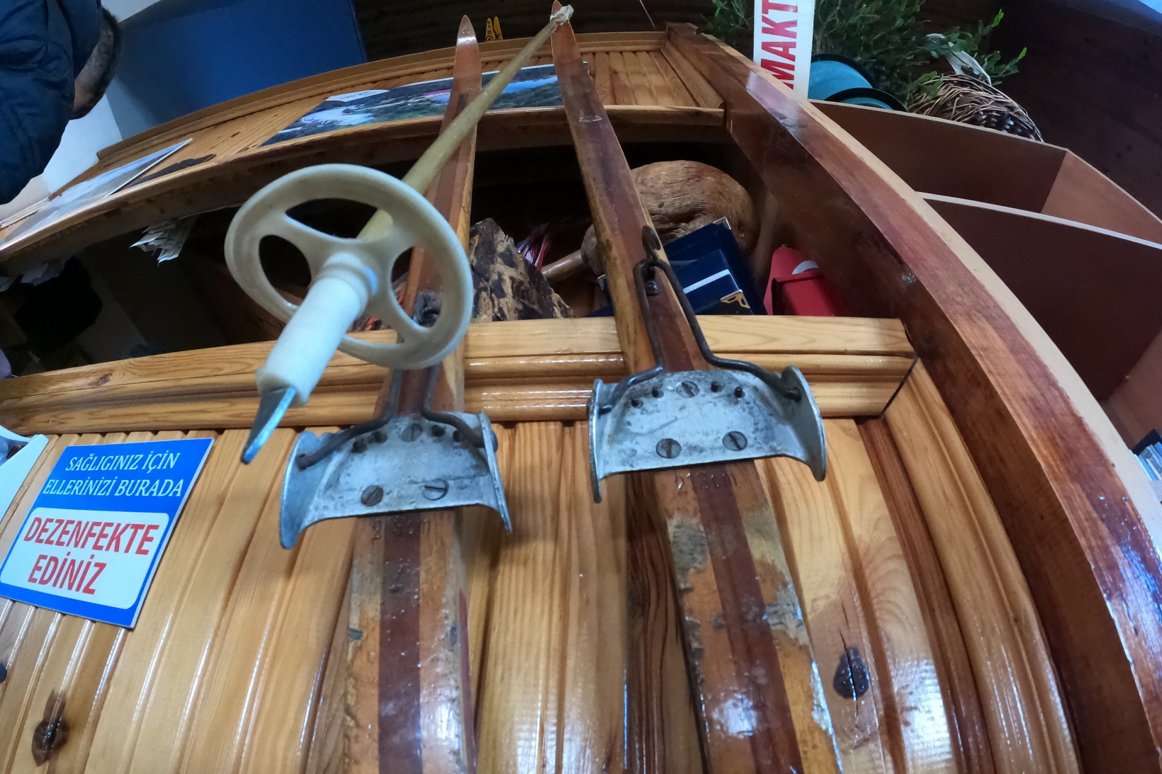 Yarım asırlık kayak takımına gözü gibi bakıyorlar 2