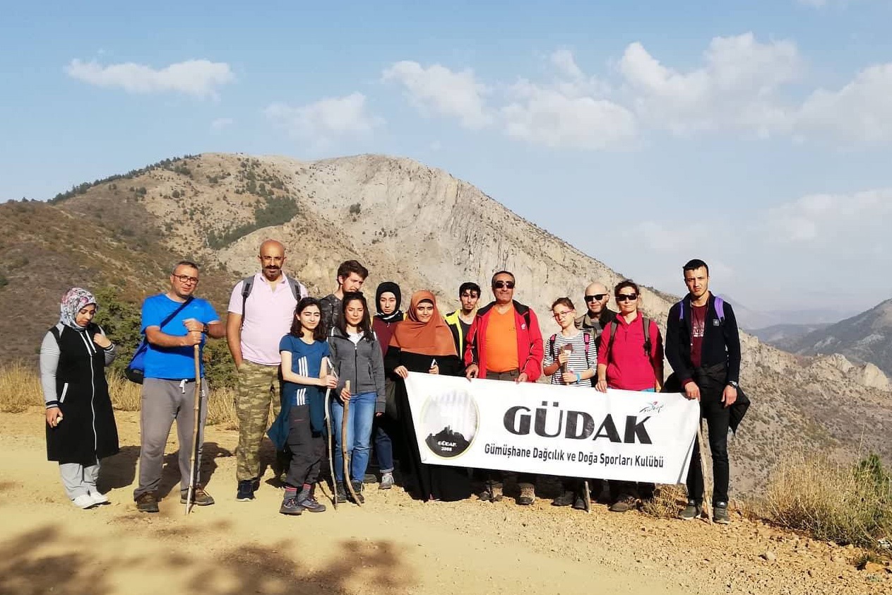 Gümüşhaneli dağcılardan sonbahar yürüyüşü 4