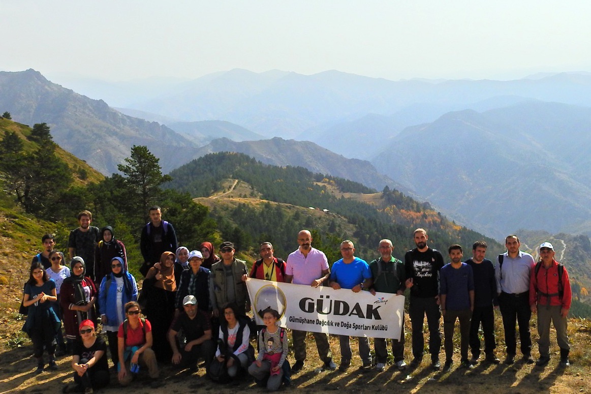 Gümüşhaneli dağcılardan sonbahar yürüyüşü 16