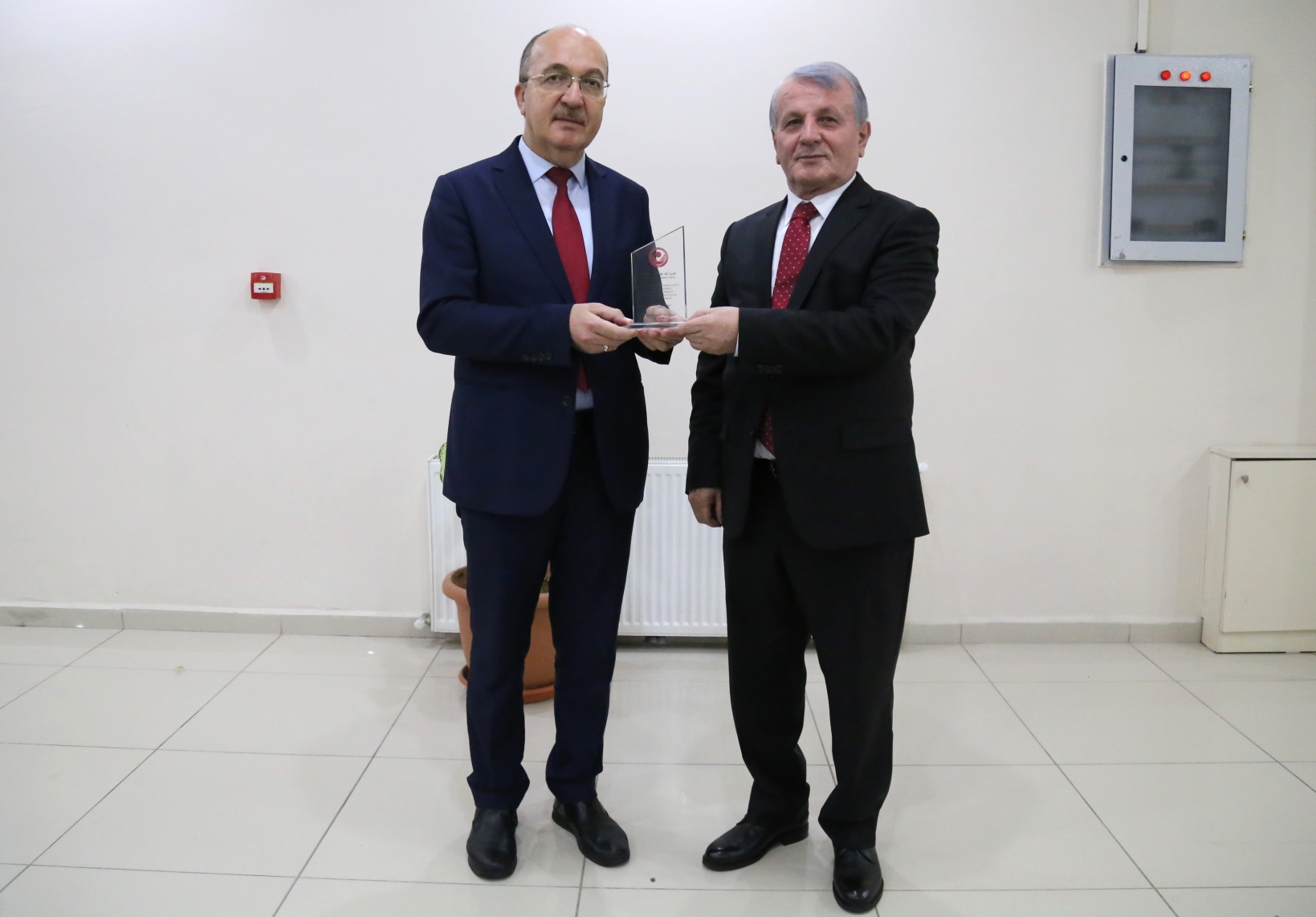 GÜKAV üyelerine plaket takdim edildi 5