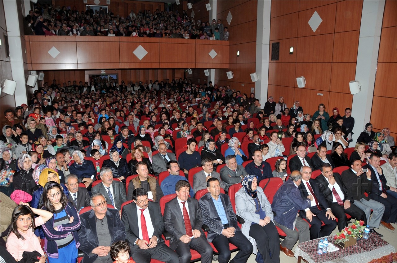 Gümüşhane'de 150 Kişilik Dev Gösteri 1