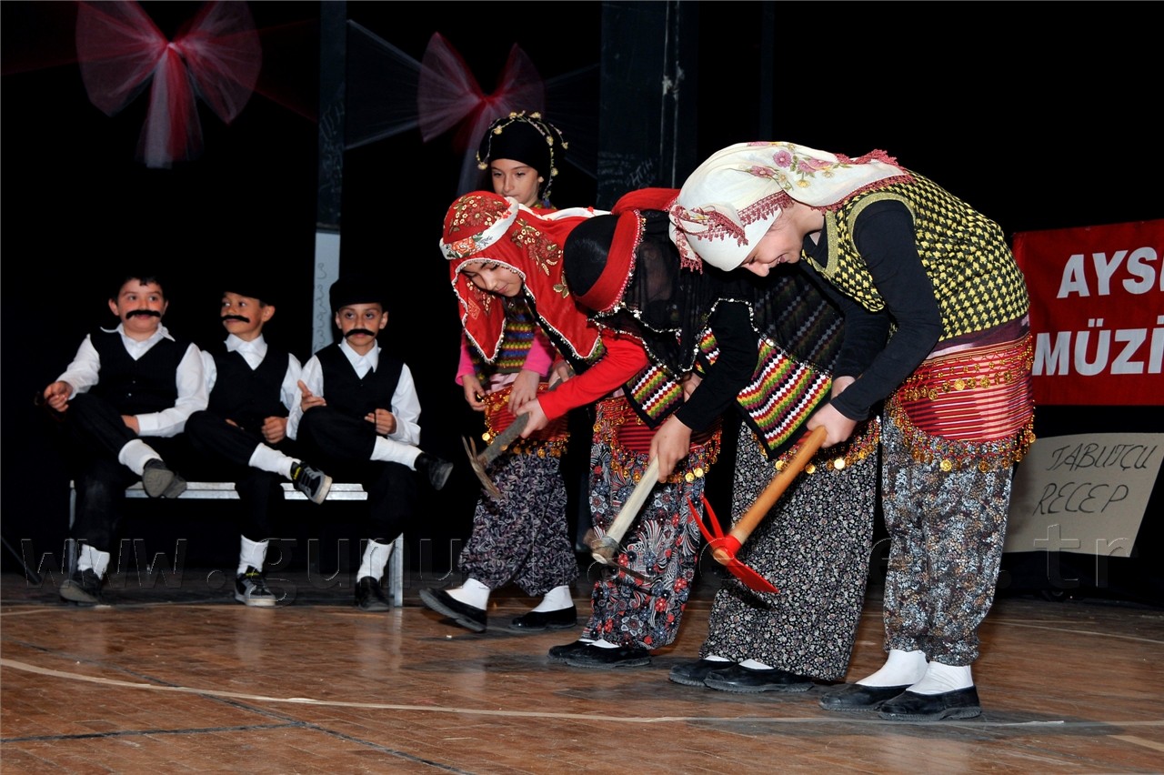 Gümüşhane'de 150 Kişilik Dev Gösteri 7