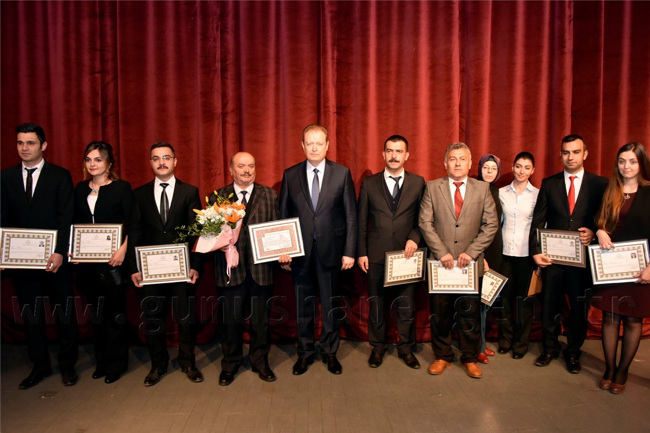 Gümüşhane'de 24 Kasım Öğretmenler Günü kutlandı 25