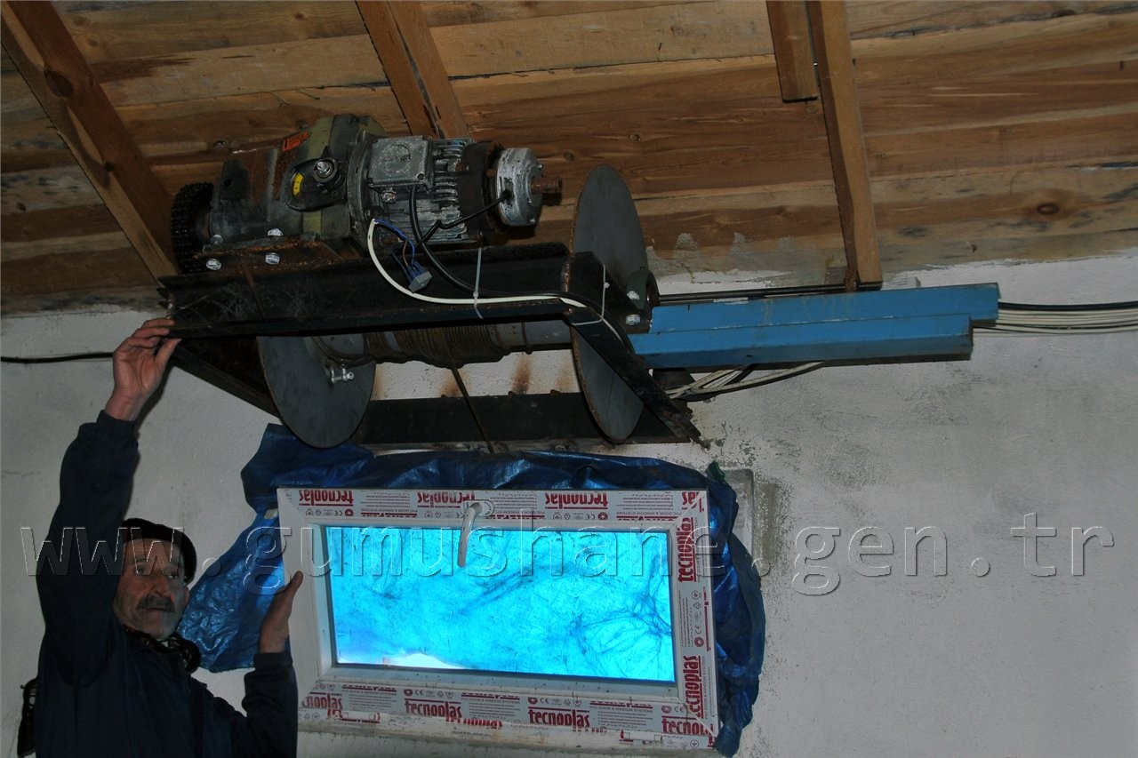 Otunu Rayla, Sütünü Teleferikle Taşıyor 4