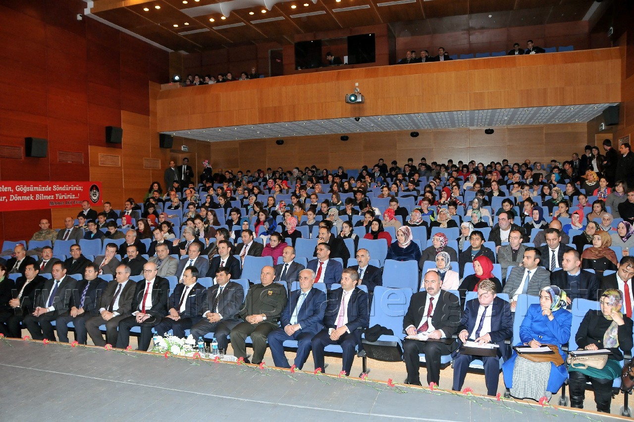 Akif, Gümüşhane’de Şiir Okuma Yarışmasıyla Anıldı 1