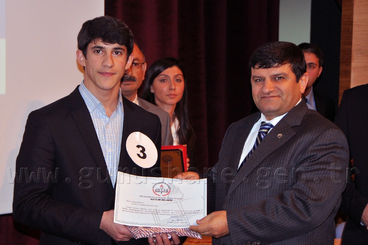 Akif, Gümüşhane’de Şiir Okuma Yarışmasıyla Anıldı 6