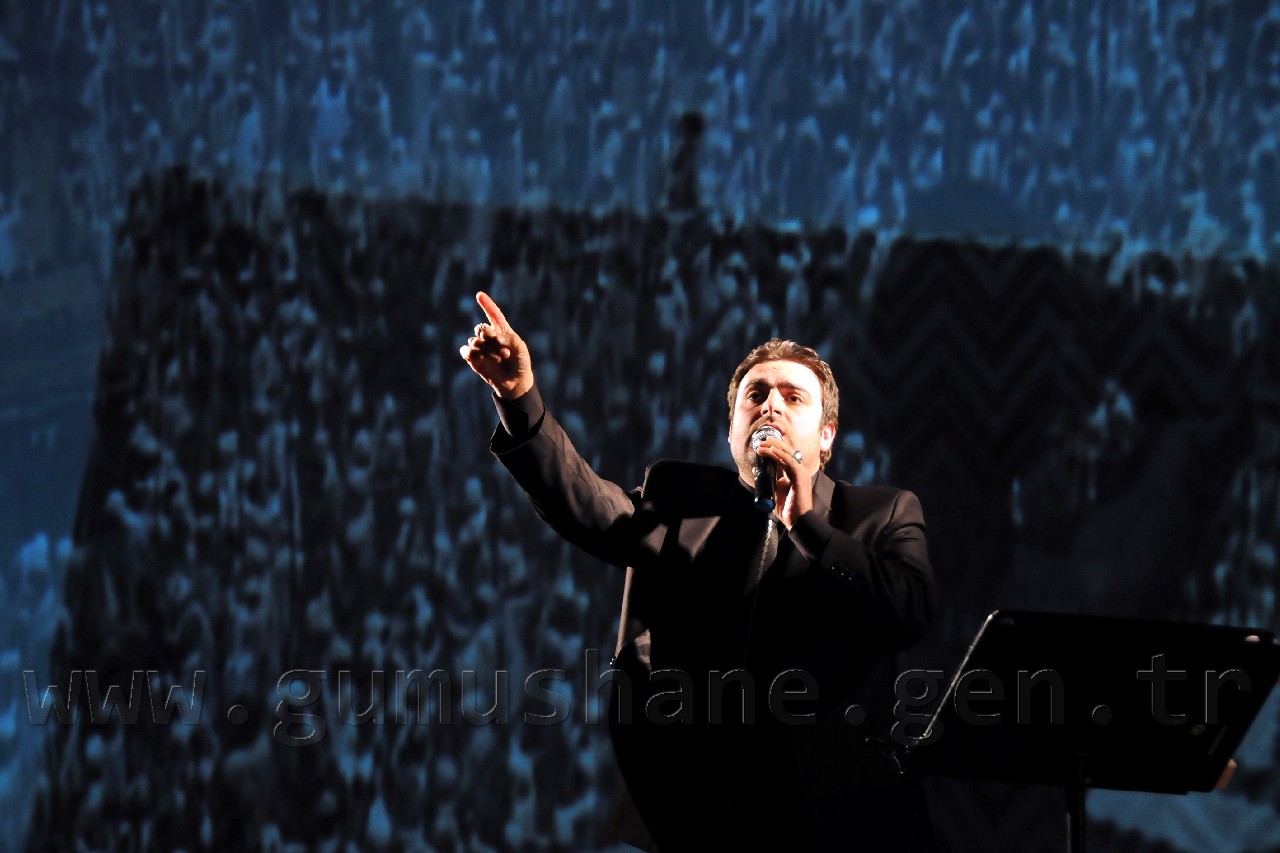 Gümüşhane'de Akın Akıntürk Konseri 1