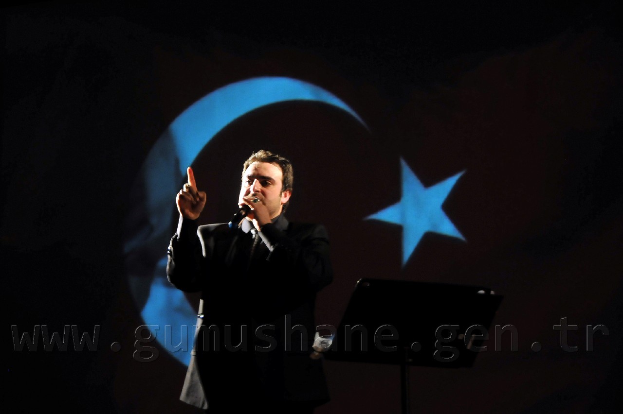 Gümüşhane'de Akın Akıntürk Konseri 2