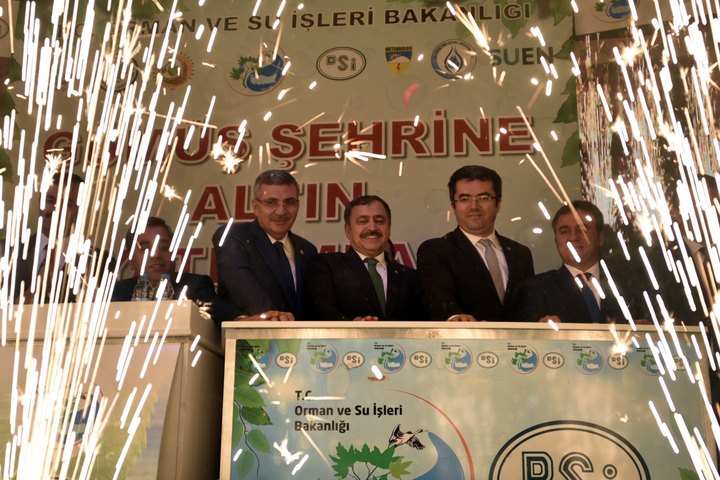 Bakan Eroğlu AK Parti teşkilatını ziyaret etti 68