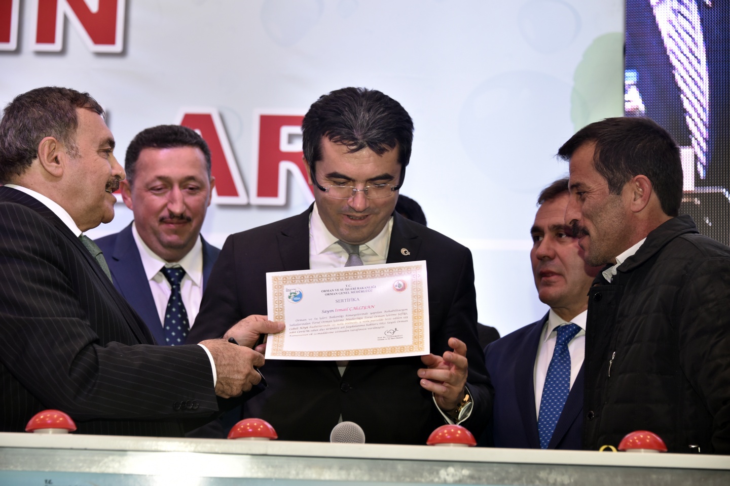 Bakan Eroğlu AK Parti teşkilatını ziyaret etti 58