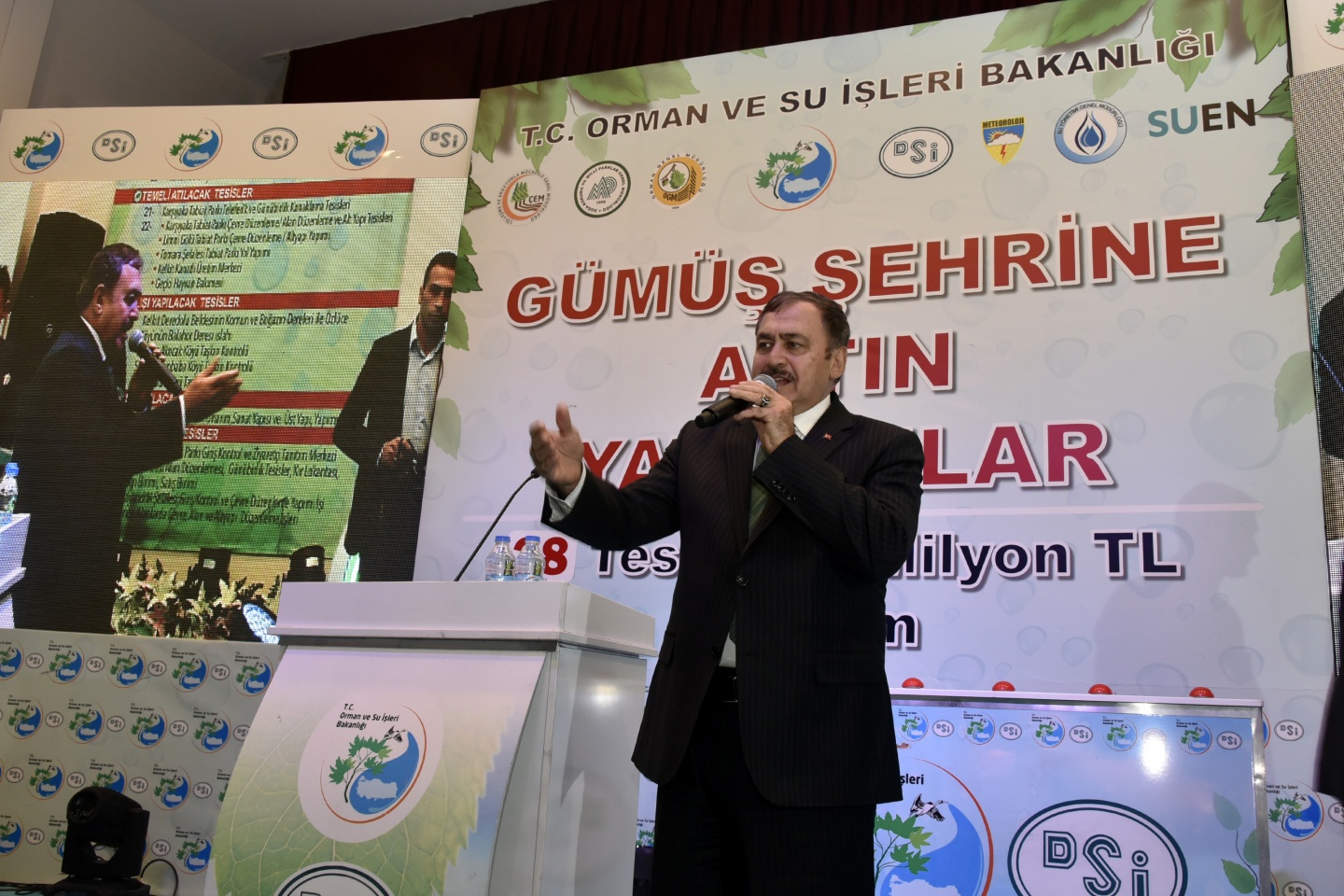 Bakan Eroğlu AK Parti teşkilatını ziyaret etti 61