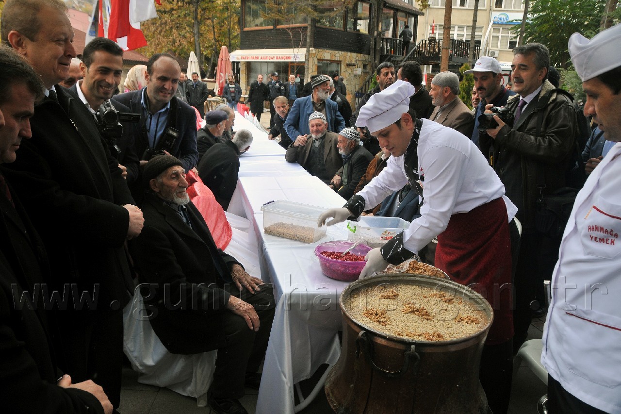 Gümüşhane’de 2 Bin Kişilik Aşure Dağıtıldı 1