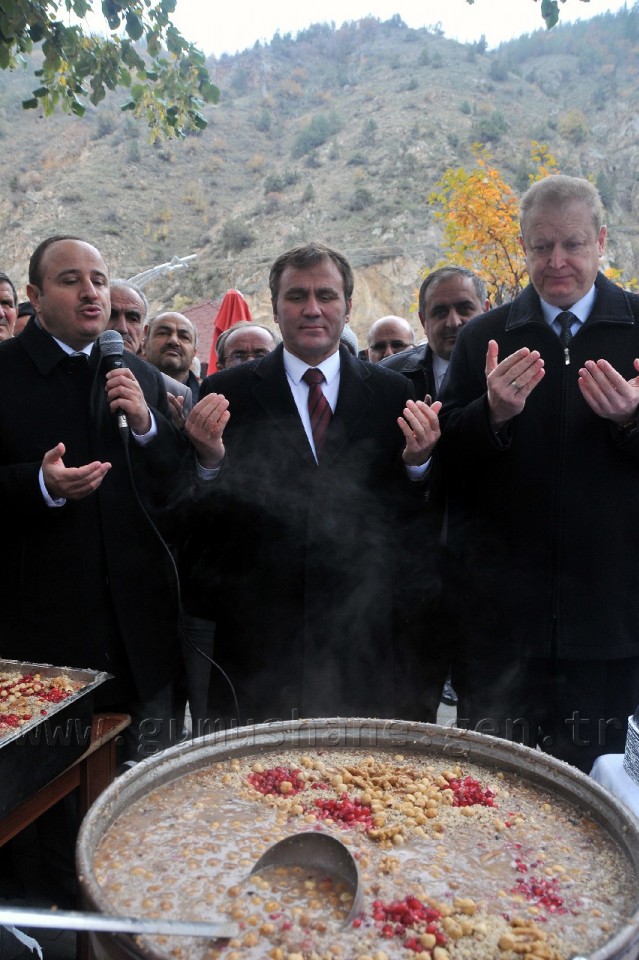 Gümüşhane’de 2 Bin Kişilik Aşure Dağıtıldı 5