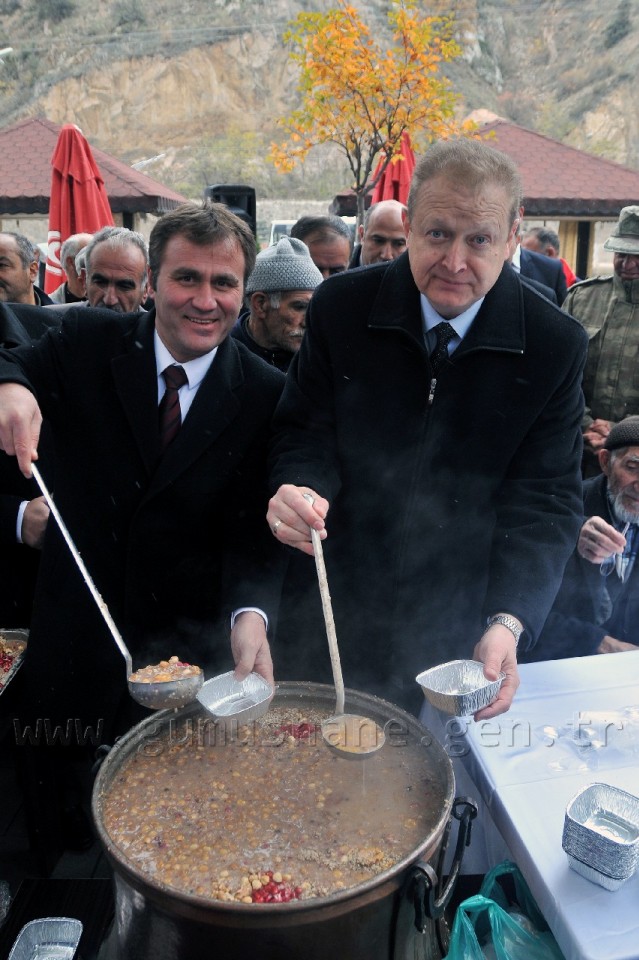Gümüşhane’de 2 Bin Kişilik Aşure Dağıtıldı 6