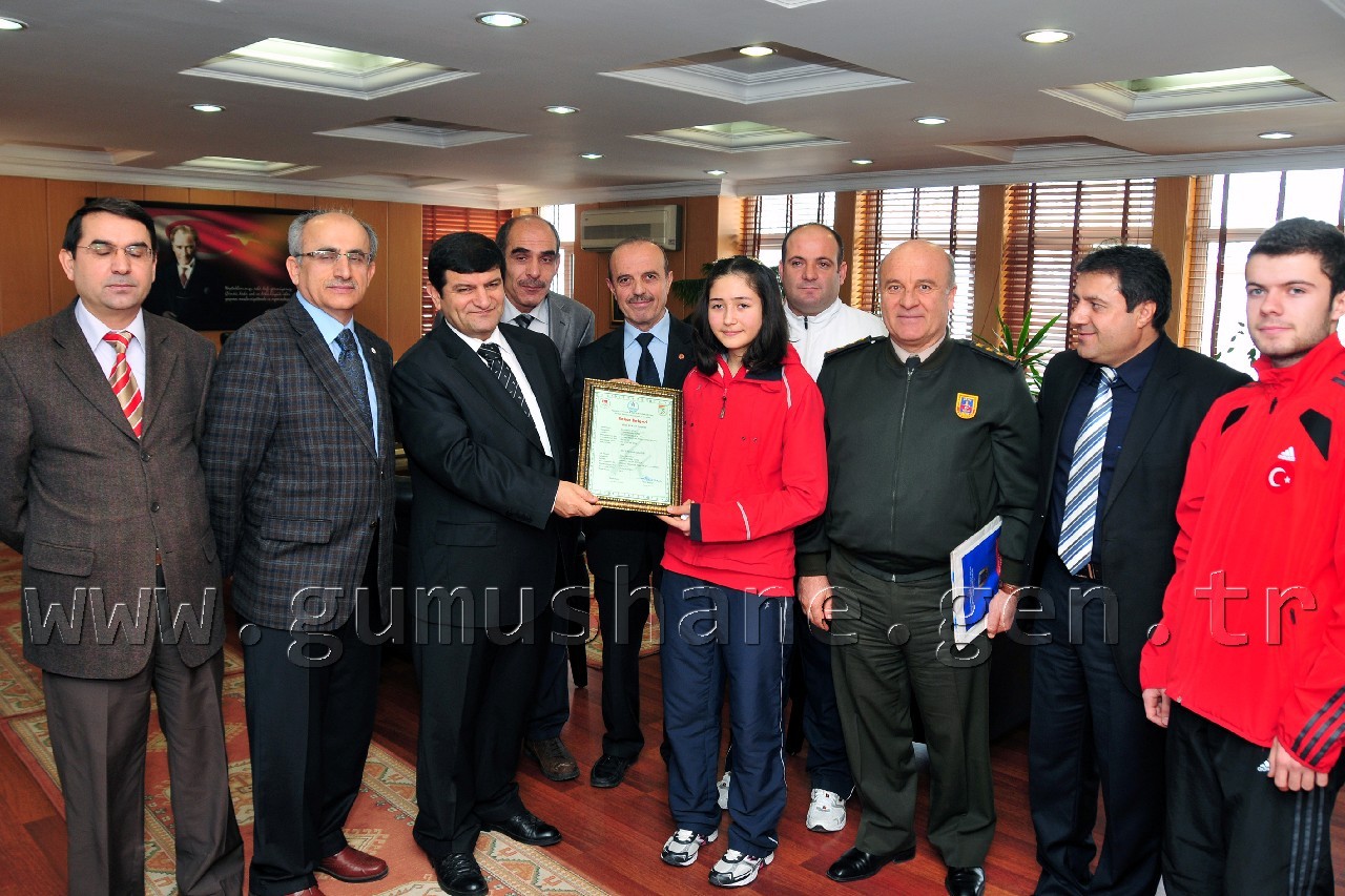 Atıcılıkta Türkiye Rekoru Belgesi Gümüşhane'ye Geldi 5